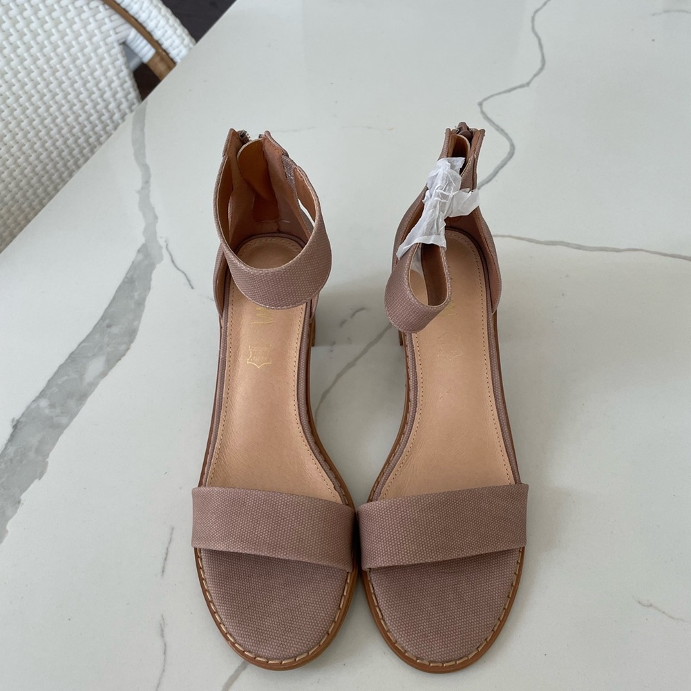 Mi.im beige sandal